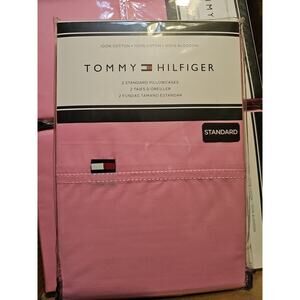 Beautiful Tommy Hilfiger Standard Pillowcases (Pair) New in Package PINK